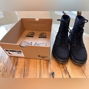 NIB Doc Marten Combs Poly Lace Up Boots - Unisex - Men’s Size 8 - Lightweight